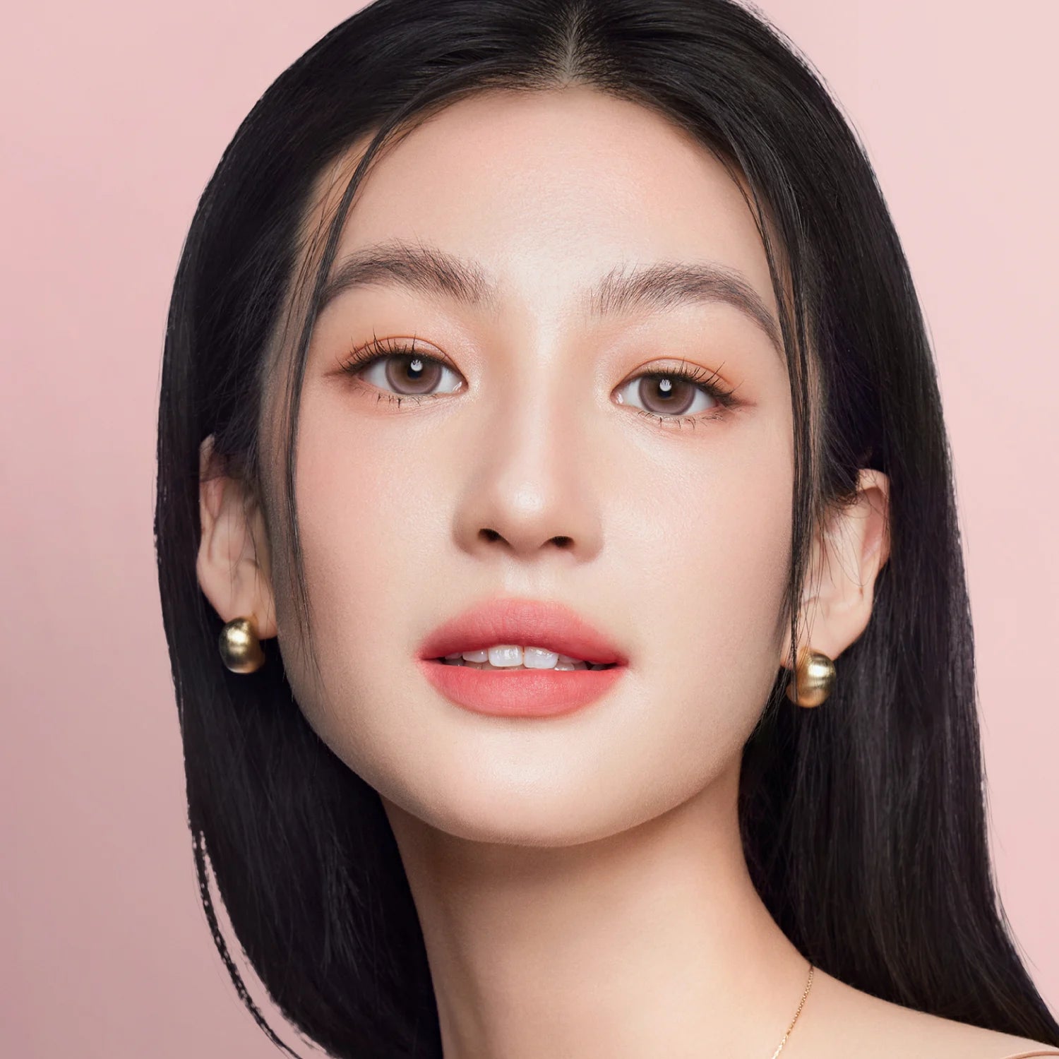 Strawberry Souffle grey color contacts