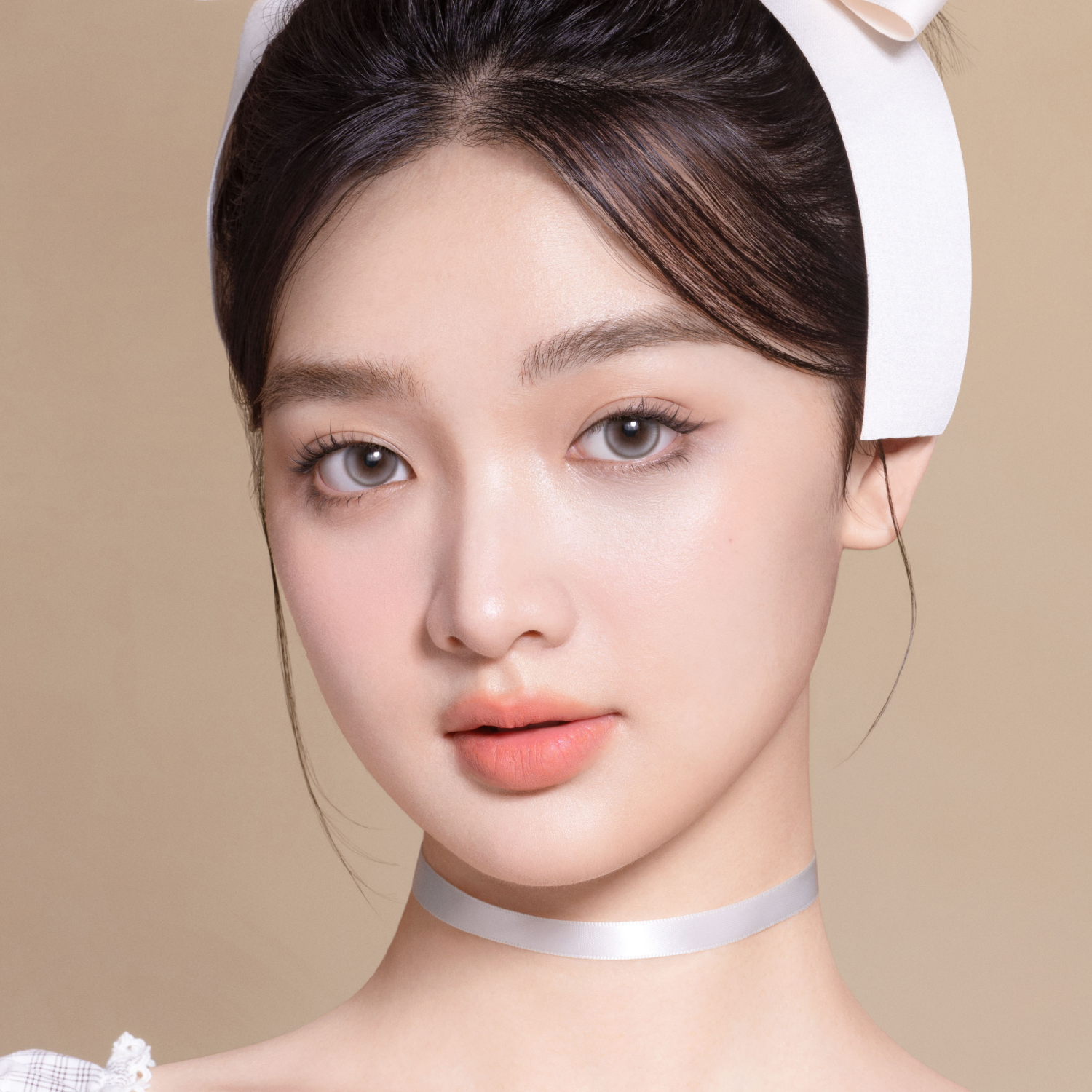 Marshmallow Toast grey color contacts